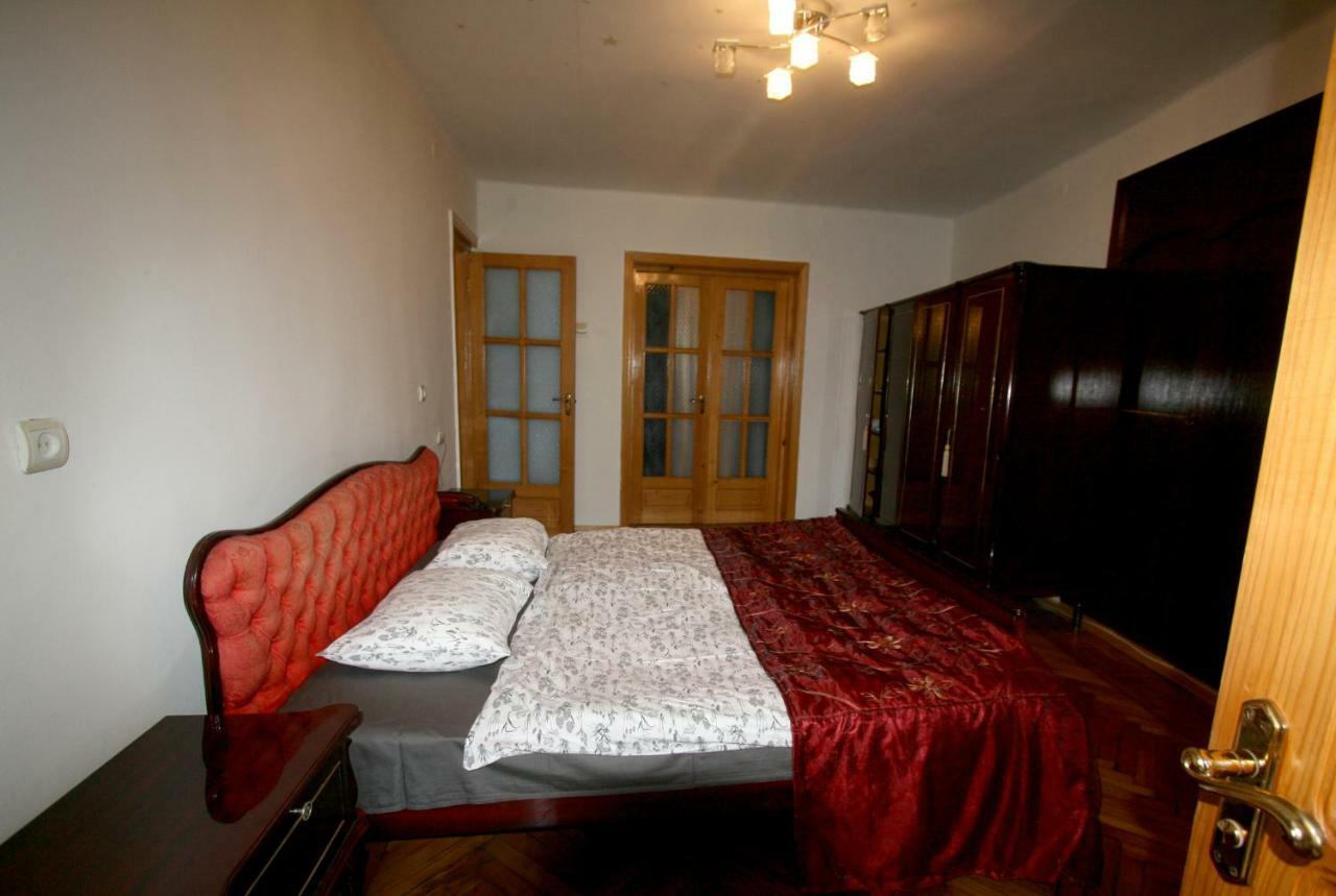 35 Paliashvili Koutaïssi Extérieur photo